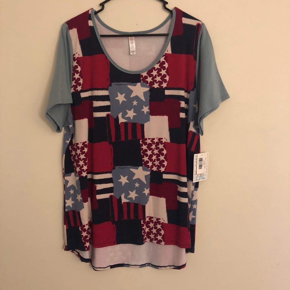 LuLaRoe Classic T - NWT - American Dreams
